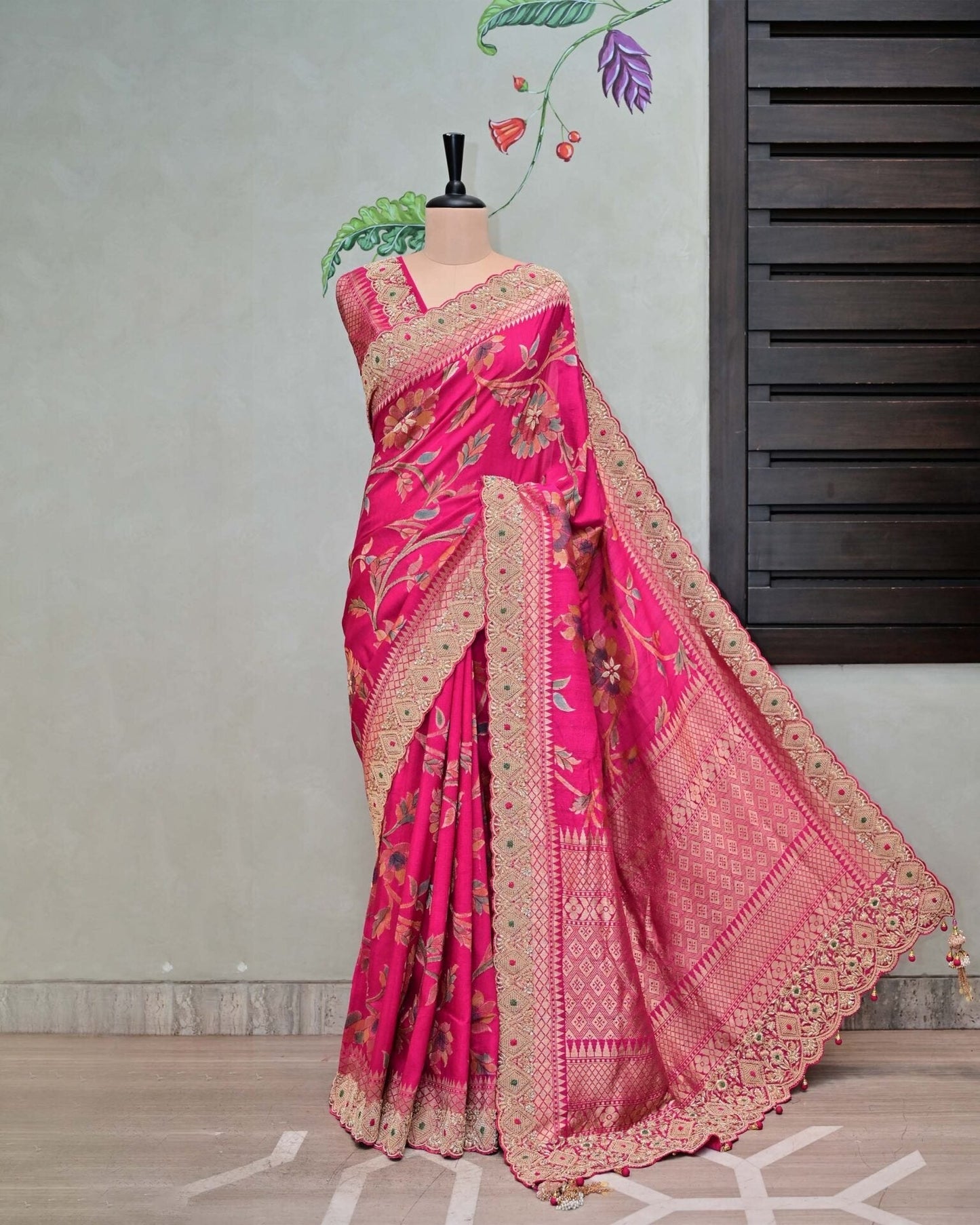 Rani Munga Tassar Saree image 1