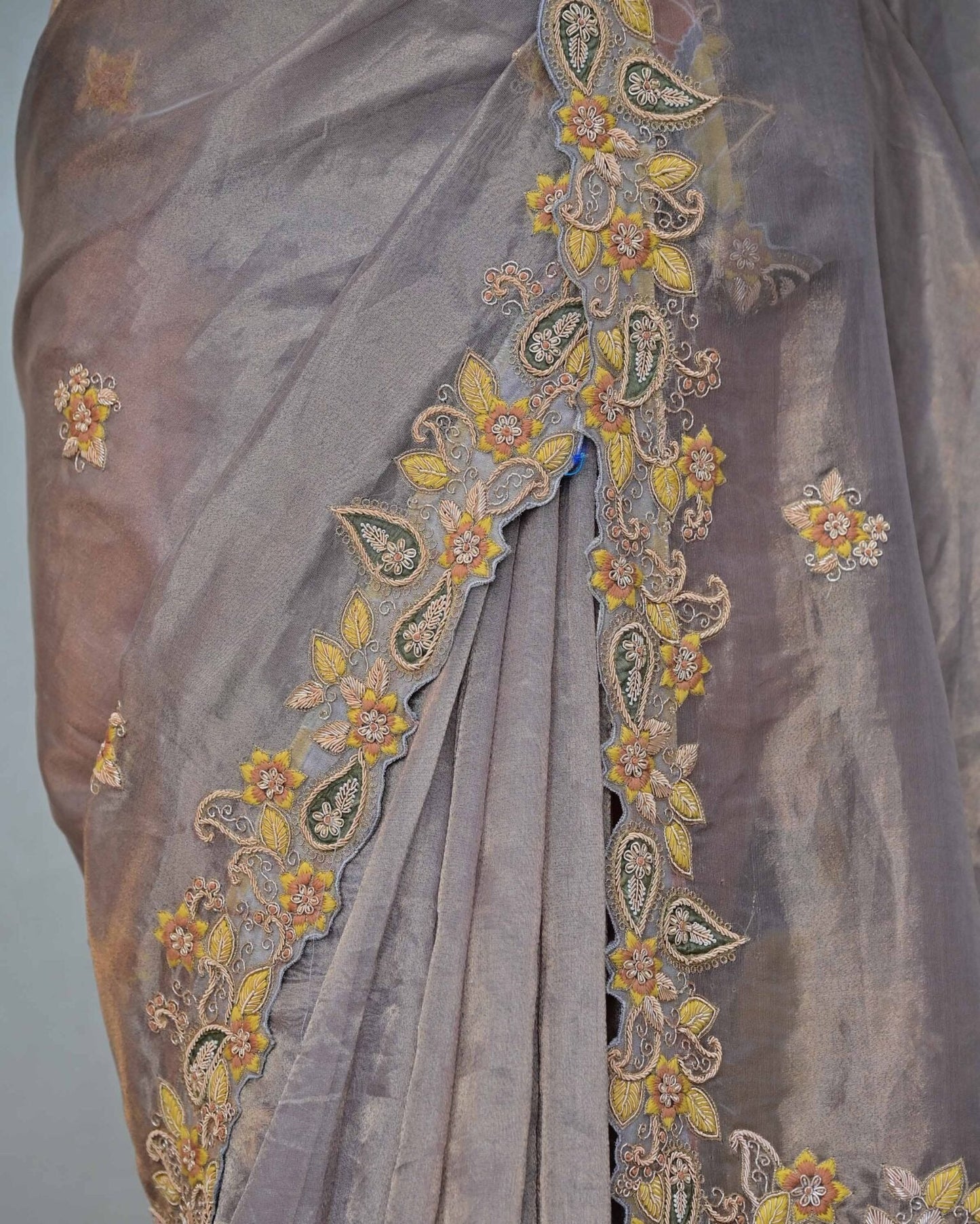 Grey Organza Saree with Printed Blouse Piece image 3