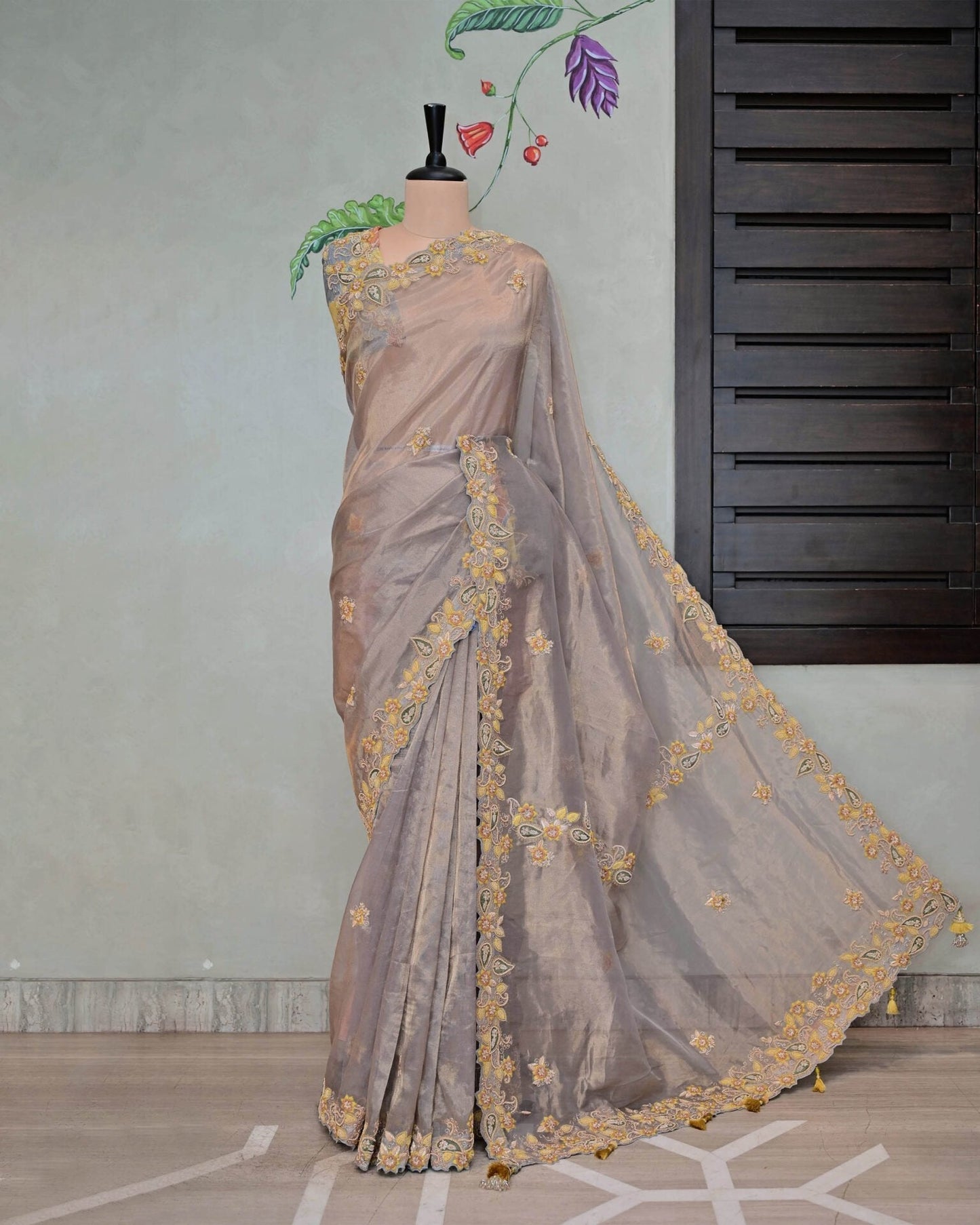 Grey Organza Saree with Printed Blouse Piece image 0