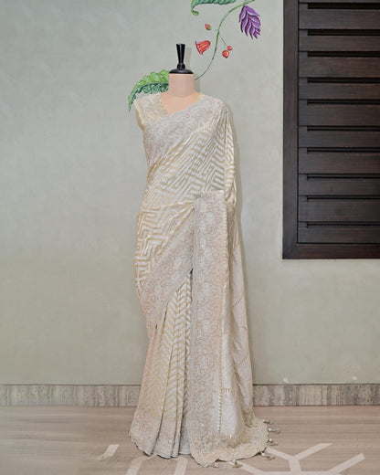 Beige Khaddi Saree image 4