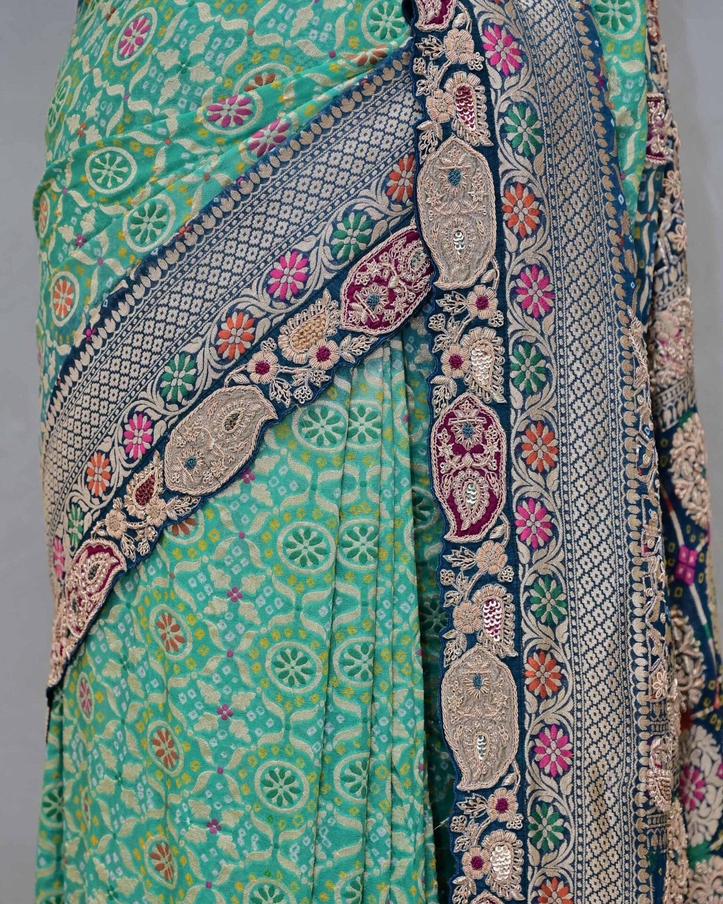Green Shaded Bandhani Saree image 3