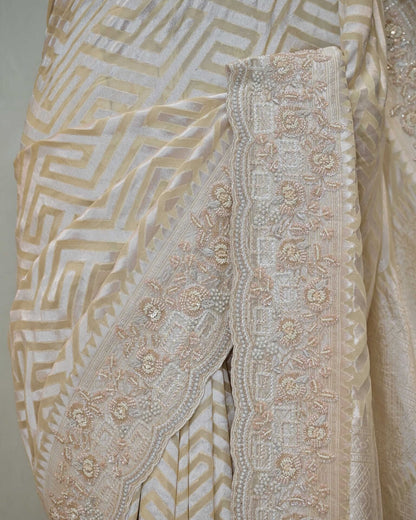 Beige Khaddi Saree image 2