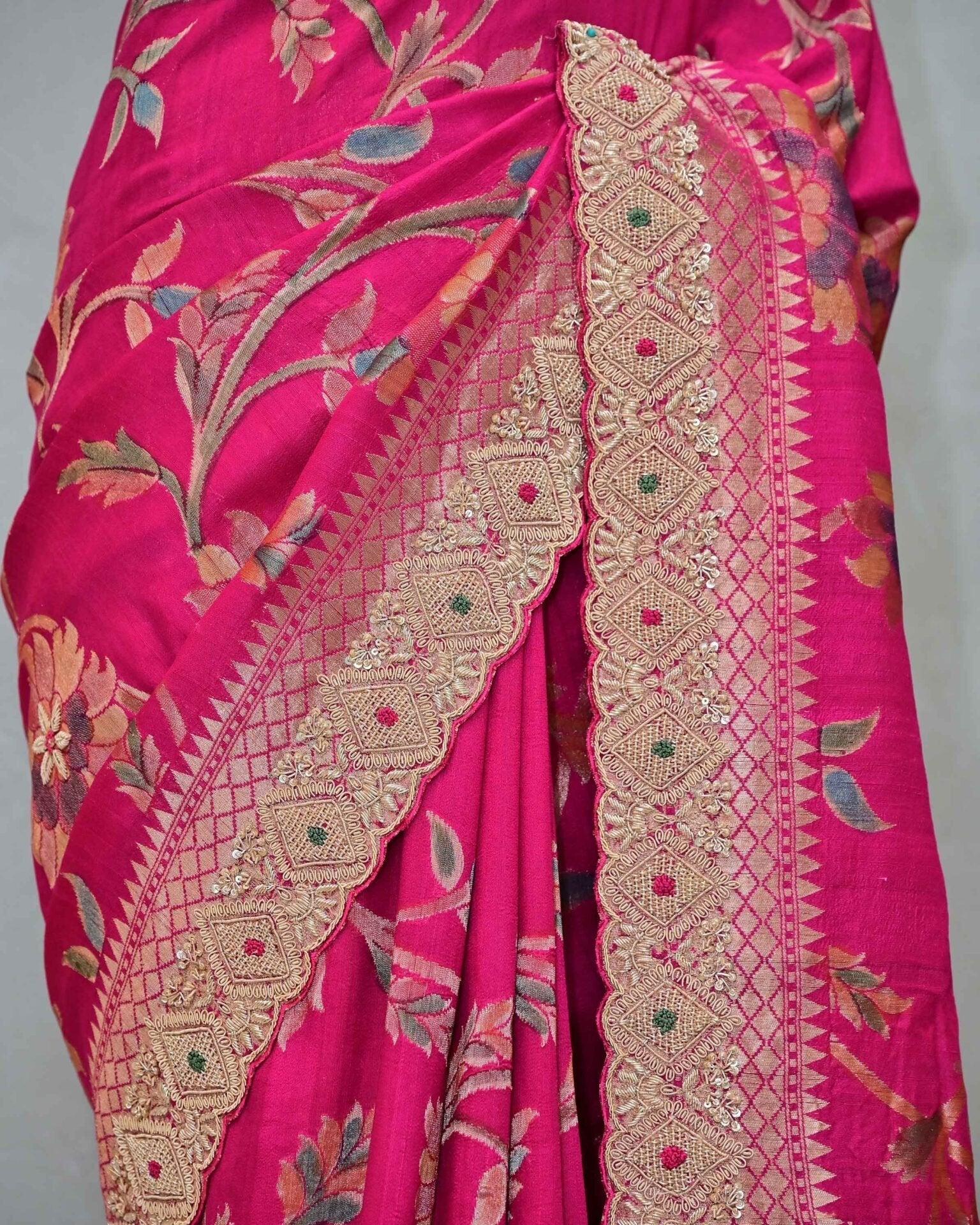 Rani Munga Tassar Saree image 3